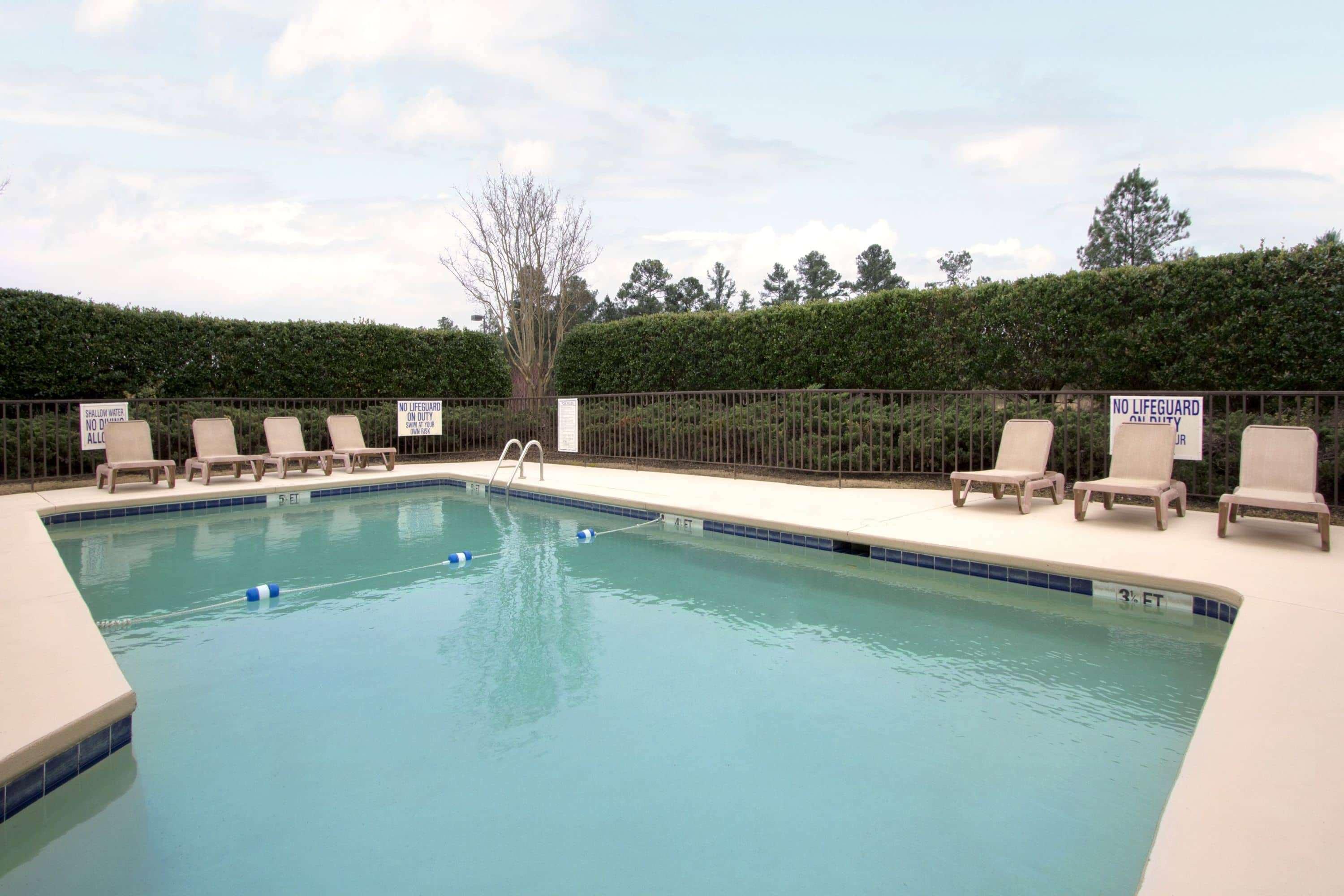 Days Inn By Wyndham Seneca-Clemson מראה חיצוני תמונה