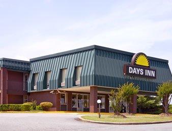 Days Inn By Wyndham Seneca-Clemson מראה חיצוני תמונה