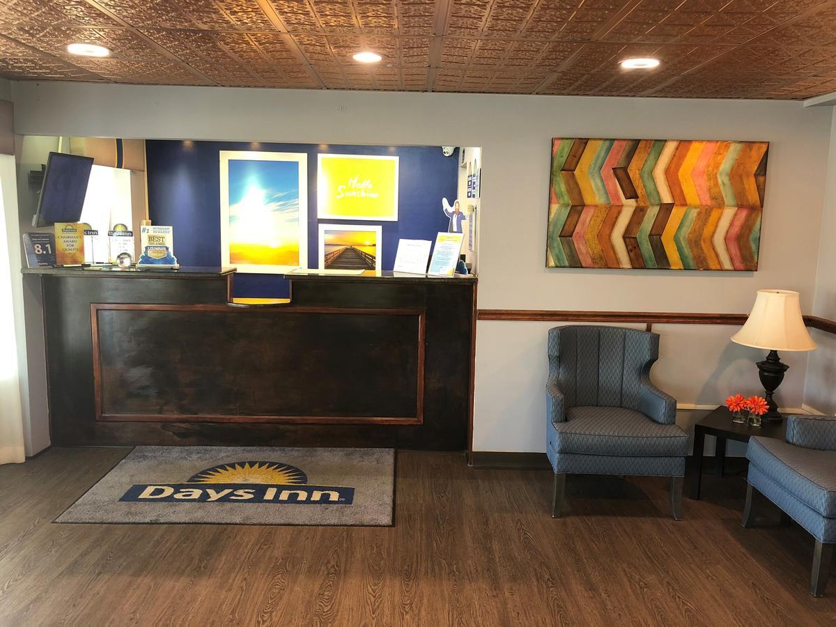 Days Inn By Wyndham Seneca-Clemson מראה חיצוני תמונה